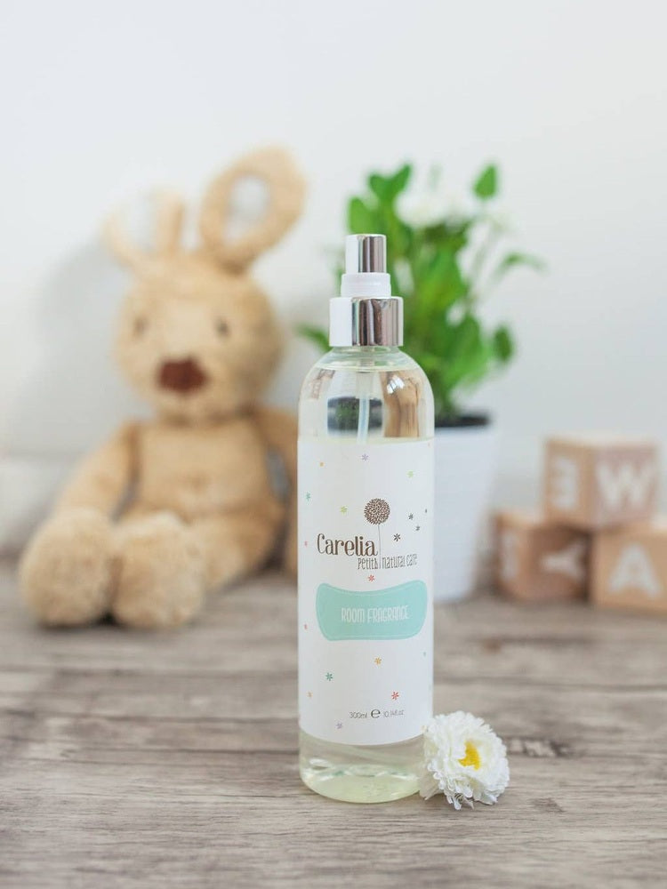 Detalii parfum de cameră Carelia cu flori albe și neroli